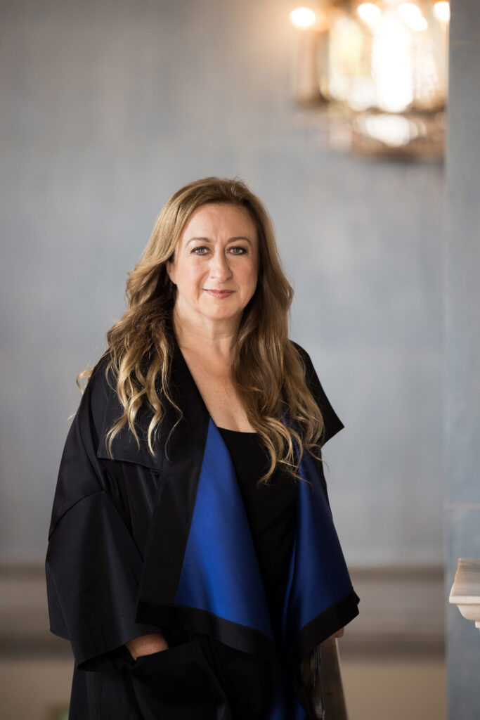 Staged portrait of the conductor Simone Young at the Bavarian State Opera