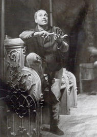 Gerhard Stolze als David. Die Meistersinger von Nürnberg (Inszenierung von Wieland Wagner  1956 –1961)
