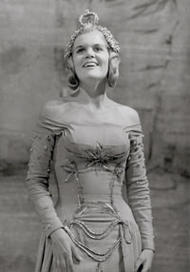 Anja Silja als Eva. Die Meistersinger von Nürnberg (Inszenierung von Wieland Wagner  1963 – 1964)
