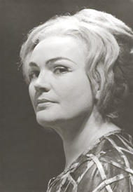 Ludmila Dvoráková als Gutrune. Der Ring des Nibelungen (Inszenierung von Wieland Wagner 1965 – 1969)
