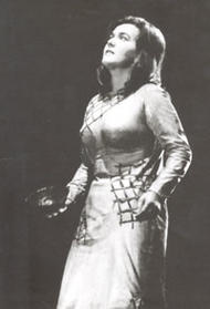 Leonie Rysanek als Sieglinde. Der Ring des Nibelungen (Inszenierung von Wieland Wagner 1965 – 1969)
