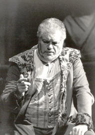 Manfred Schenk als Veit Pogner. Die Meistersinger von Nürnberg (Inszenierung von Wolfgang Wagner  1981 – 1988)
