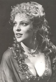 Christine Obermayr als Soloblume. Parsifal (Inszenierung von Götz Friedrich 1982 – 1988)
