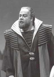 <b></noscript>Matti Salminen als Hermann, Landgraf von Thüringen</b>. Tannhäuser (Inszenierung von Wolfgang Wagner 1985 – 1995)
