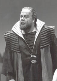 Matti Salminen als Hermann, Landgraf von Thüringen. Tannhäuser (Inszenierung von Wolfgang Wagner 1985 – 1995)
