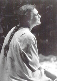 <b>Waltraud Meier als Brangäne</b>. Tristan und Isolde (Inszenierung von Jean-Pierre Ponnelle 1981 – 1987)
