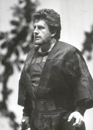 Robert Schunk als Melot. Tristan und Isolde (Inszenierung von Jean-Pierre Ponnelle 1981 – 1987)
