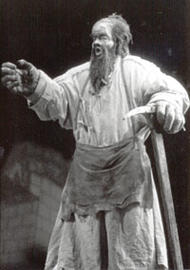 Hans Tschammer als Fasolt. Der Ring des Nibelungen (Inszenierung von Peter Hall 1983 – 1986)
