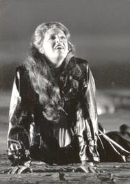 Deborah Polaski als Brünnhilde. Der Ring des Nibelungen (Inszenierung von Harry Kupfer 1988 – 1992)
