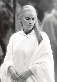 Nadine Secunde als Elsa. Lohengrin (Inszenierung von Werner Herzog 1987 - 1993)
