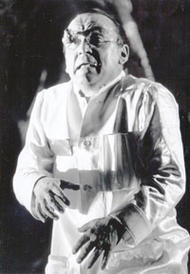 Helmut Pampuch als Mime. Der Ring des Nibelungen (Inszenierung von Harry Kupfer 1988 – 1992)
