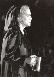 Nadine Secunde als Sieglinde. Der Ring des Nibelungen (Inszenierung von Harry Kupfer 1988 – 1992)
