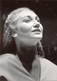 <b></noscript>Cheryl Studer als Elsa von Brabant</b>. Lohengrin (Inszenierung von Werner Herzog 1987 - 1993)
