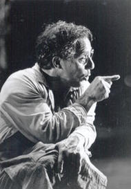 Graham Clark als Mime. Der Ring des Nibelungen (Inszenierung von Harry Kupfer 1988 – 1992)
