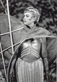 Hanna Schwarz als Fricka. Der Ring des Nibelungen (Inszenierung von Alfred Kirchner 1994 – 1998)
