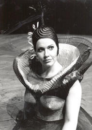 Emily Magee als Freia. Der Ring des Nibelungen (Inszenierung von Alfred Kirchner 1994–1998)