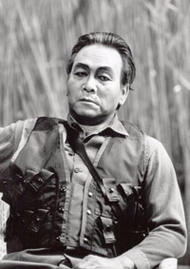 <b></noscript>Philip Kang als Hunding</b>. Der Ring des Nibelungen (Inszenierung von Jürgen Flimm 2000 – 2004)
