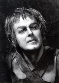  Gerd Brenneis als Siegmund.  Der Ring des Nibelungen (Inszenierung von Wolfgang Wagner 1970 - 1975)