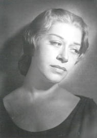 Regina Resnik als Sieglinde. Der Ring des Nibelungen (Inszenierung von Wieland Wagner 1951 – 1958)
