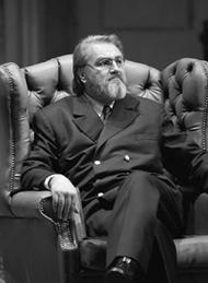 Jaakko Ryhänen als Daland. Der Fliegende Holländer (Inszenierung von Claus Guth 2003 – 2006)
