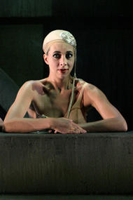<p><b>Marina Prudenskaja als Floßhilde in »Götterdämmerung«</b>. <br />
Der Ring des Nibelungen (Inszenierung von Tankred Dorst 2006)</p>
