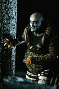 <b></noscript>Andrew Shore als Alberich in »Siegfried«</b>. Der Ring des Nibelungen (Inszenierung von Tankred Dorst 2006 – )