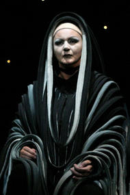Irene Theorin als 3. Norn (in der Inszenierung »Der Ring des Nibelungen« von Tankred Dorst 2006-2010)