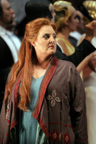 <b></noscript>Linda Watson als Brünnhilde in »Götterdämmerung«</b>. Der Ring des Nibelungen (Inszenierung von Tankred Dorst 2006 – )