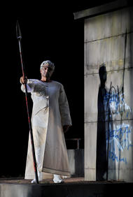 Albert Dohmen als Wotan. Das Rheingold (Inszenierung von Tankred Dorst 2010)