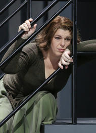 <p><strong>Christa Mayer als Brangäne</strong><br />
(Inszenierung «Tristan und Isolde» von Katharina Wagner 2015-2019)</p>