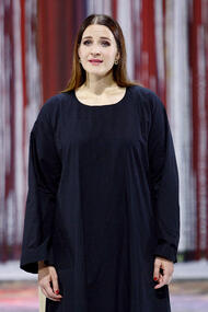 Lise Davidsen als Sieglinde (»Die Walküre« 2021, Malaktion von Hermann Nitsch)