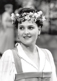 Michelle Breedt als Magdalena. Die Meistersinger von Nürnberg (Inszenierung von Wolfgang Wagner 1996 - 2002)
