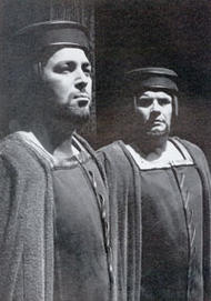 <b></noscript> Parsifal 1976:</b> (v.l.) Heinz Feldhoff und Heribert Steinbach als Gralsritter. Parsifal (Inszenierung Wolfgang Wagner 1975 - 1981)