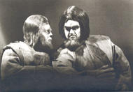 <b> Rheingold 1970:</b> Karl Ridderbusch als Fasolt und Bengt Rundgren als Fafner. Der Ring des Nibelungen (Inszenierung von Wolfgang Wagner 1970 - 1975)