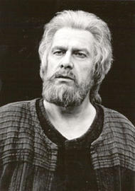 <b></noscript> Matthias Hölle als Gurnemanz. </b>Parsifal (Inszenierung von Wolfgang Wagner 1989 - 2001)