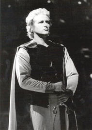 <b> Peter Hofmann als Lohengrin.</b> Lohengrin (Inszenierung von Götz Friedrich 1979 - 1982)