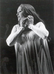 <p><b> Dame Gwyneth Jones als Elisabeth.</b>  Tannhäuser (Inszenierung von Götz Friedrich 1972 -1978)</p>