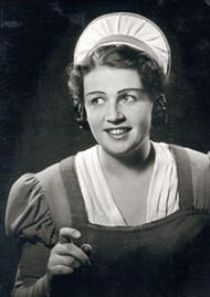  Ira Malanuik als Magdalene.  Die Meistersinger von Nürnberg (Inszenierung von Rudolf Otto Hartmann 1951 - 1952)