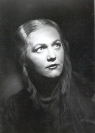  Leonie Rysanek als Sieglinde. Der Ring des Nibelungen (Inszenierung von Wieland Wagner 1951 - 1958)