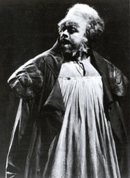<b></noscript> Matti Salminen als Fafner.</b> Der Ring des Nibelungen (Inszenierung von Patrice Chéreau 1976 - 1980)