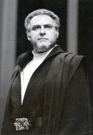  Hans Sotin als Hermann, Landgraf von Thüringen. Tannhäuser (Inszenierung von Götz Friedrich 1972 -1978)