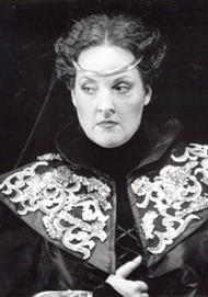 <b> Linda Watson als Ortrud.</b> Lohengrin (Inszenierung von Keith Warner 1999 - 2005)