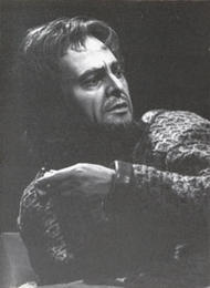 <b> Bernd Weikl als Amfortas.</b> Parsifal (Inszenierung von Wolfgang Wagner 1975 - 1981)