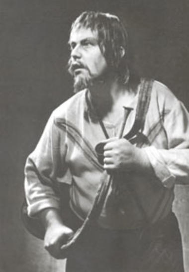 Kurt Moll als Nachtwächter. Die Meistersinger von Nürnberg (Inszenierung von Wolfgang Wagner  1968 – 1975)
