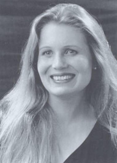 Portraitfoto Sarah Fryer (1993)